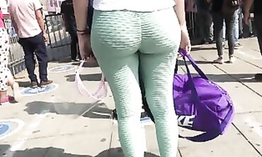 Latina MILF in Green Leggings Waiting at the Bus Stop Part 1