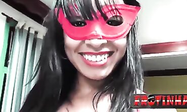 Amanda Lemos Gets Kinky Interracial Blowjob