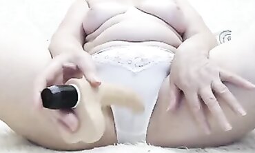 AdrianaCUC: BBW Milf Enjoys a Lengthy Wand