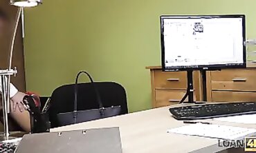 LOAN4K: Los padres envían fotos caras pero no dinero