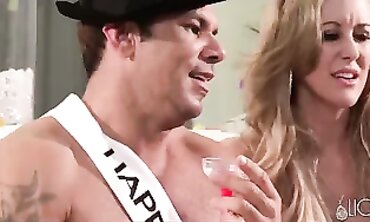 Kendra Lust Gets Plowed by Delivery Guy for Tips
