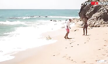 Latin Beauty Noé's Hot Summer Vacation with Her Boyfriend