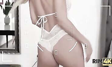 Edible Lady Delivers Rimming, Blowjob & Anal for Her Photographer