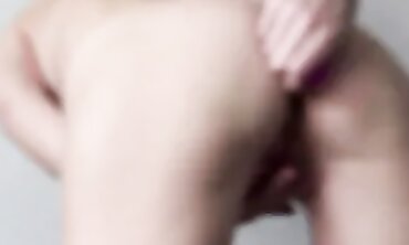 Bella Ogurech Squirts with Double Penetration