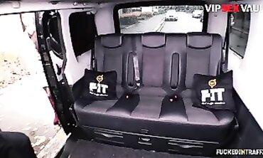 Arwen Gold Gets a Hard Public Fuck in Traffic