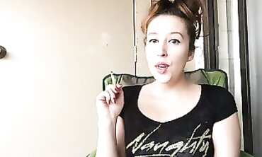 Hot Babe Teasing & Sensually Fucks Her Boyfriend's Big Dick Outside in Public
