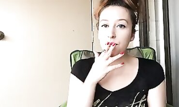 Hot Babe Teasing & Sensually Fucks Her Boyfriend's Big Dick Outside in Public