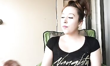 Hot Babe Teasing & Sensually Fucks Her Boyfriend's Big Dick Outside in Public