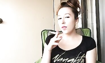 Hot Babe Teasing & Sensually Fucks Her Boyfriend's Big Dick Outside in Public