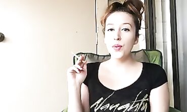 Hot Babe Teasing & Sensually Fucks Her Boyfriend's Big Dick Outside in Public