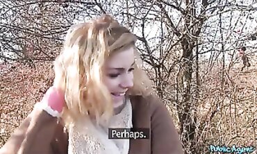 Chrissy Fox Gives a Public Blowjob and Rough Outdoor Fuck