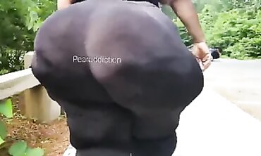 Huge African Ass On A Ramble