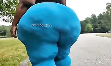 Huge African Ass On A Ramble