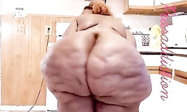 African BBW Booty Jerk Off Instructions