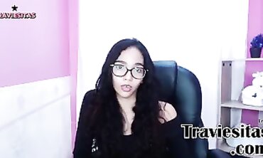 Laura Colombiana: Sexy 20-Year-Old Latina Student