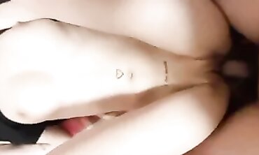 抖音网红调教后主动吞精，高颜值女神双飞高潮