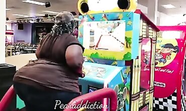 Massive African BBW With Huge Ass At The Arcade