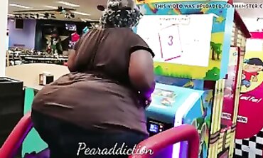 Massive African BBW With Huge Ass At The Arcade