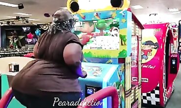 Massive African BBW With Huge Ass At The Arcade
