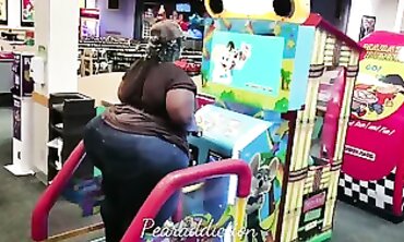 Massive African BBW With Huge Ass At The Arcade