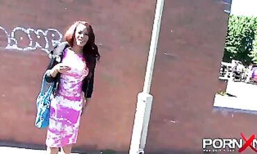 African Beauty Kinky Outdoor Peeing Compilation