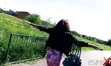 African Beauty Kinky Outdoor Peeing Compilation