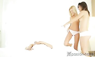 Fervor-HD - Lola Reve and Julia Roca share trunk with