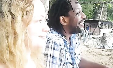 Hot Brazilian Milf Exposes Herself in Public Bathroom at Beach - Brazzil Porn
