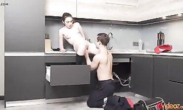 Teen Plumbers Daughter Gets Fucked By Her Dad's Friend