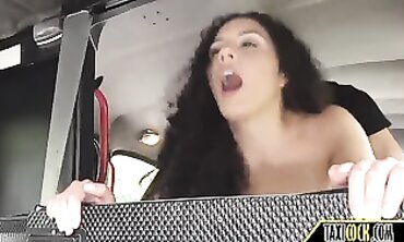 Bizarro Inn's Outdoor Orgy Frenzy - HoneyPot #1