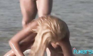 Mexico Beach Blowjob Threesome with Mexican Principalita