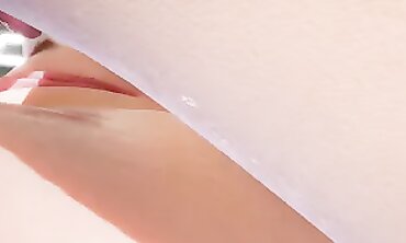 Lesbian Sex Tutorial with Black Girl in Virtual Reality