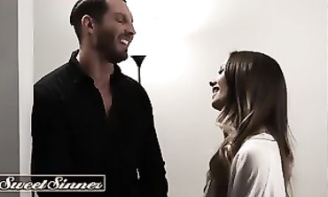 Naomi-Swan's Secret Crush - Taboo Affair Exposed in This Hot Scene