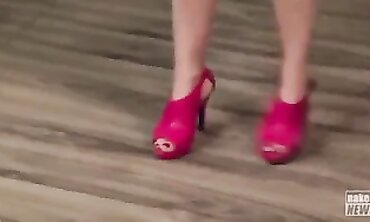 Naughty Dance Lesson with Sexy Russian Dancer Hannah