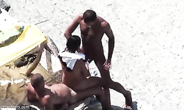 Sex-on-the Beach 3 - Hot Italian Couple Fucks Outdoors