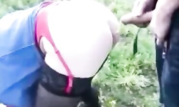 Hot & Horny Bride-to-Be Gives Her Fiance A Surprise Blowjob Before Wedding