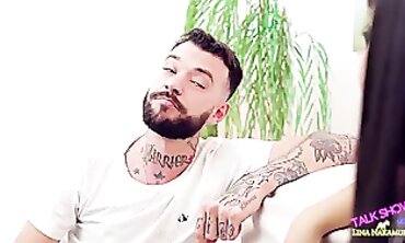 Lina Nakamura Interview - Talk Show Host Discusses Sexuality And Body Confidence" (Portuguese)