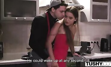 Chocolate Honey Babe Fucked Hard By Stepbrother's Friend In The Mud