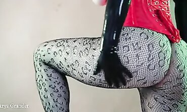 Curvy Cutie's Booty Shake - Erotic Dance in Black Lingerie & High Heels