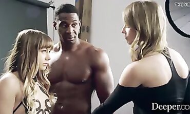 Naomi Ahsly's Triple Delight - Three Way Threesome Blowjob & Group Sex
