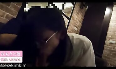 Hot Amateur Babe Rides A Stranger's Dick In Public - Live Cam Show