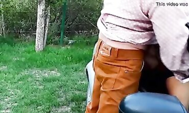 Public Exposed - Amateur Couple's Risky Outdoor Sex Adventure