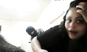 Live Sex Show with Hot Latinas - Monita Traviesa