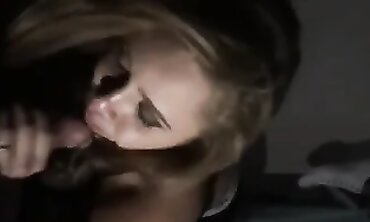 Popular-Instagrammer's Amateur WebCam Session with Over 1M Views