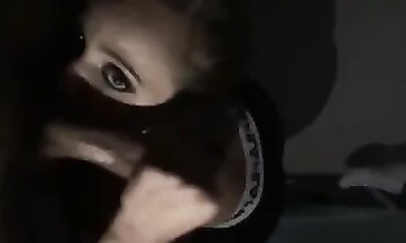 Popular-Instagrammer's Amateur WebCam Session with Over 1M Views