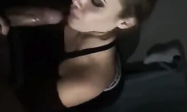 Popular-Instagrammer's Amateur WebCam Session with Over 1M Views