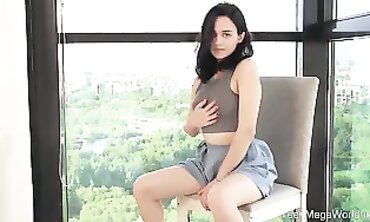 Ebony Babe Michelle Can Uses Vibrator For Solo Pleasure