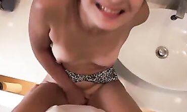 POV Hotwife Rough Sex in Bathtub Near Mirror