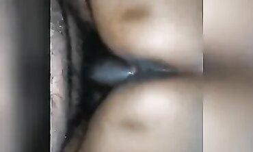 Sri Lankan MILF Piyumi Hansamali Gets Plowed and Cums Hard