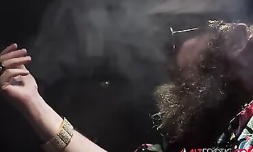Tattooed Evilyn Masturbates With Vibrator